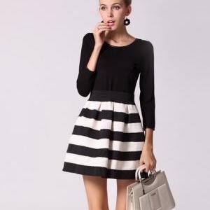 Sweet Striped Long-sleeved Knit Dress