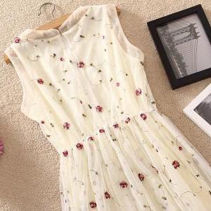 Embroidered Lace Dress Me2
