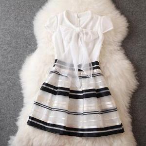 Fashion Contrast Color Bow Striped Dress Mx61219