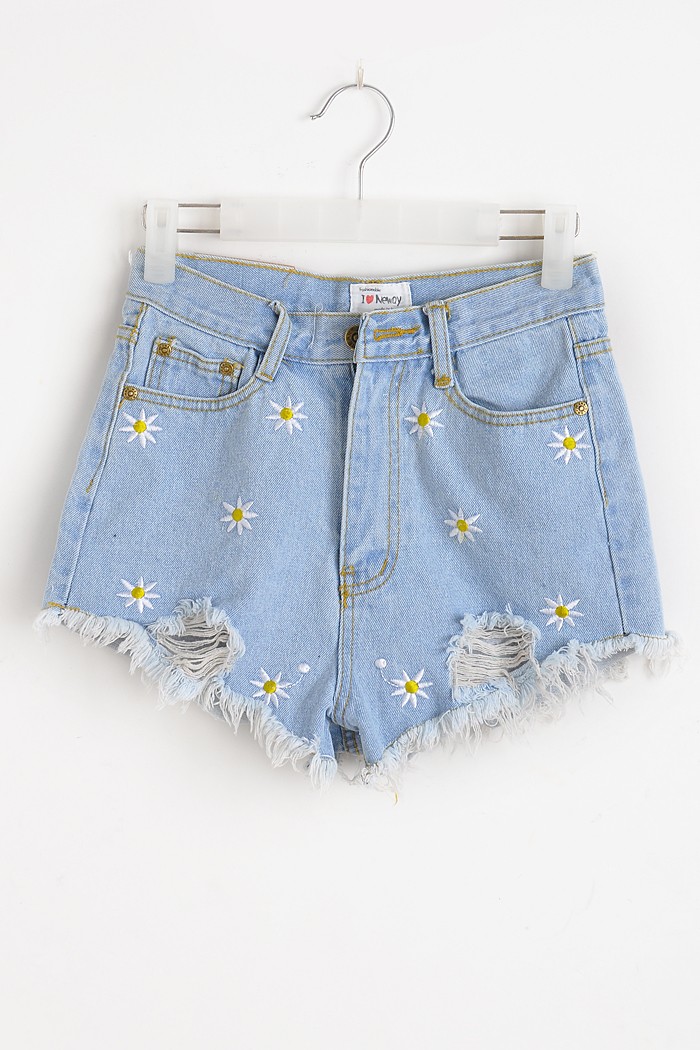 Daisy Embroidered Light Denim Distressed Shorts With Frayed Hem